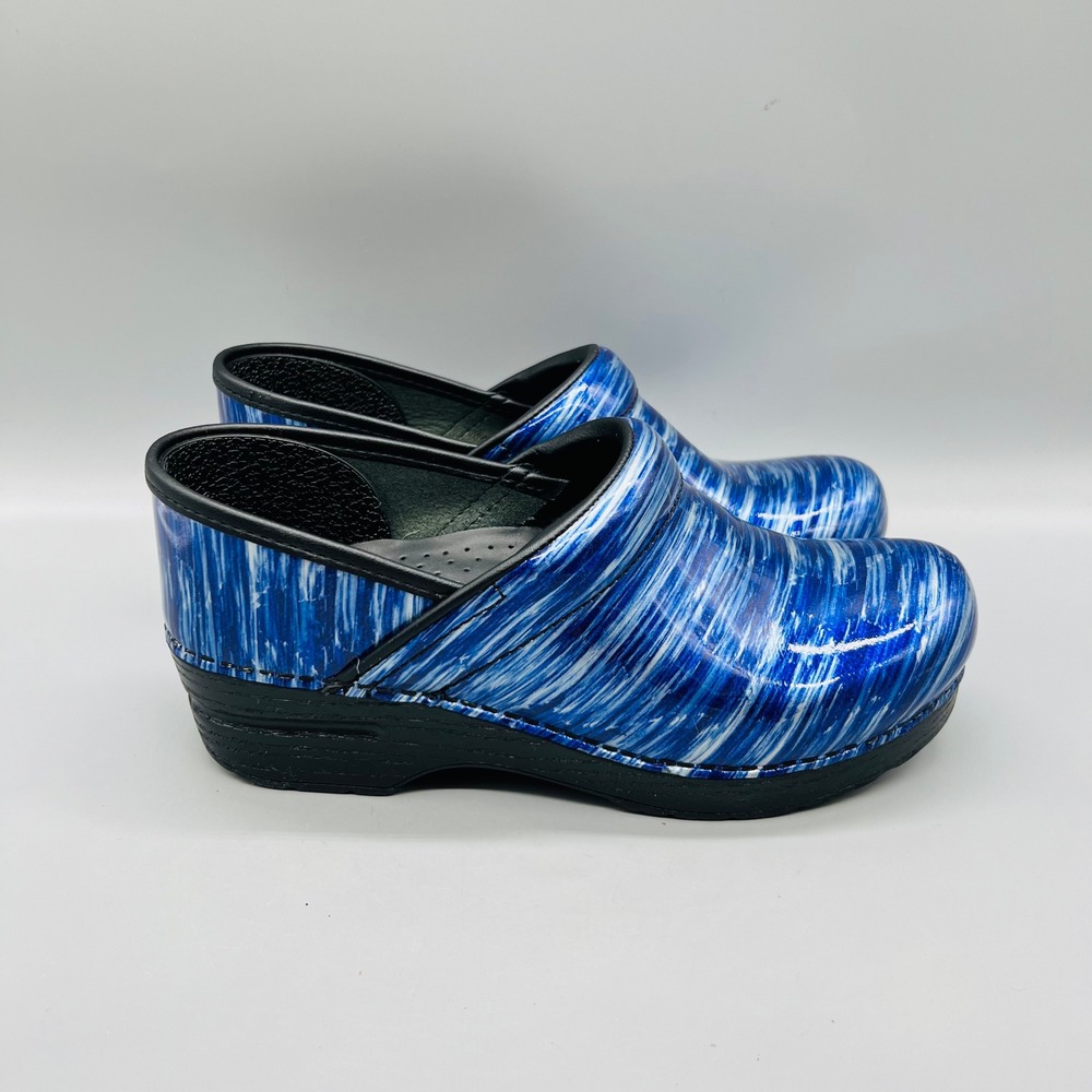 Dansko Shoes Womens 7.5 Blue Patent Leather Abstract Clogs Professional Nursing